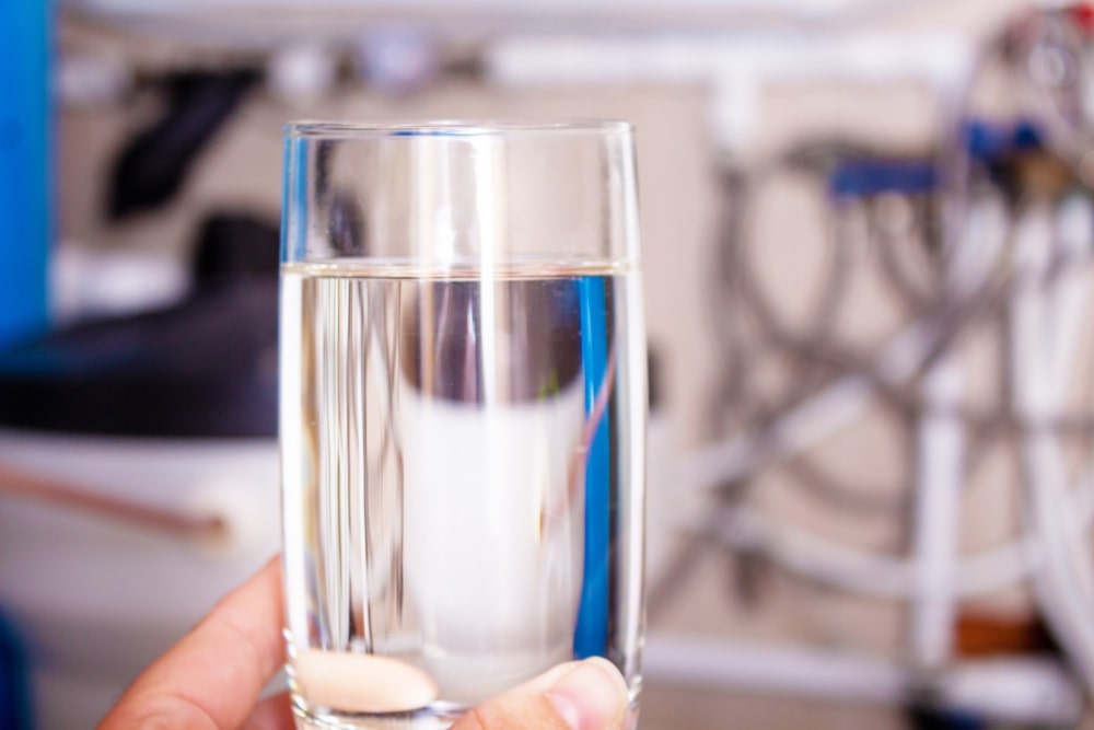 ¿Cómo funciona la ósmosis inversa para purificar el agua?