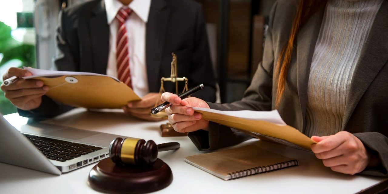 Guía completa: Cómo presentar una demanda en casos de derecho administrativo: Pasos clave a seguir