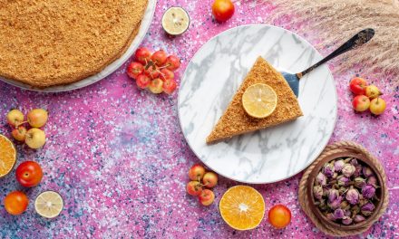 Beneficios de elegir tartas sin azúcar y ricas en proteínas para un estilo de vida activo