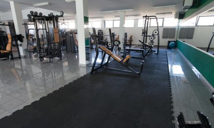 El Piso que te Protege Por qué la Seguridad y el Comodidad de los Pisos son Cruciales en tu Equipo de Gimnasio