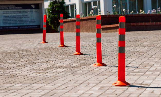 ¿Cómo instalar bolardos de hule de manera efectiva?